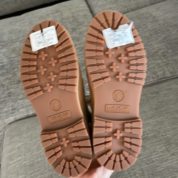 NWT TIMBERLAND Waterproof Boots! - Picture 6 of 12